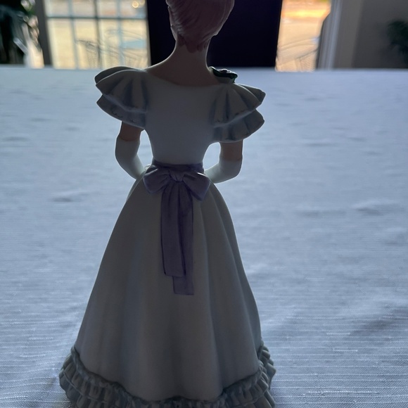 Vintage Homco 14061 Elizabeth 8” porcelain figurine - Picture 6 of 7